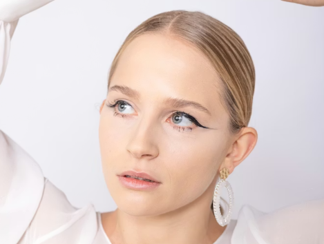 pH formula: dermatologinės kosmetikos inovacija odos atsinaujinimui