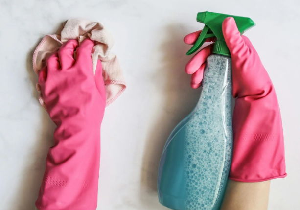 Valymo paslaugos: švara, komfortas ir laiko taupymas šiuolaikiniame gyvenime